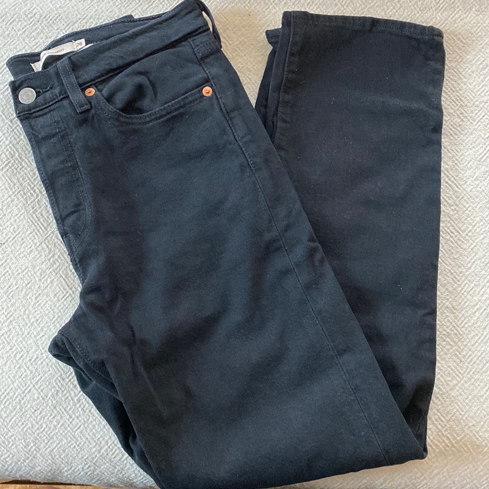 Levi’s Wedgie Straight Ankle Jeans in Black Heart